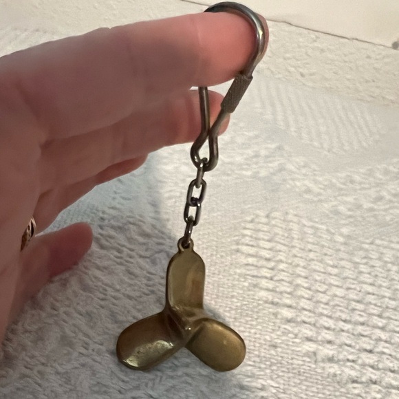 Propeller keychain - Picture 2 of 3